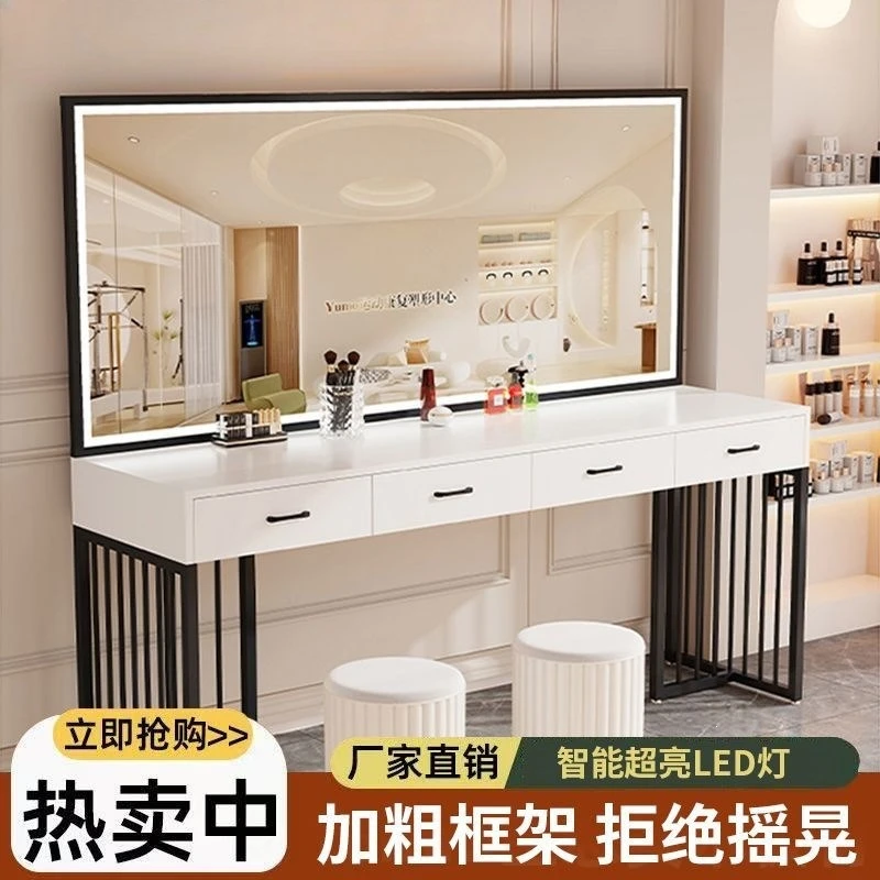 Moderne studio kaptafel met la - Beauty And Makeup Studio recensie en prijs