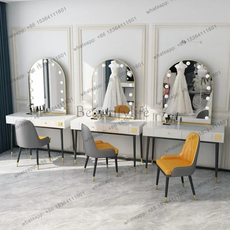 eenvoudige lamp spiegel make-u - Beauty And Makeup Studio recensie en prijs