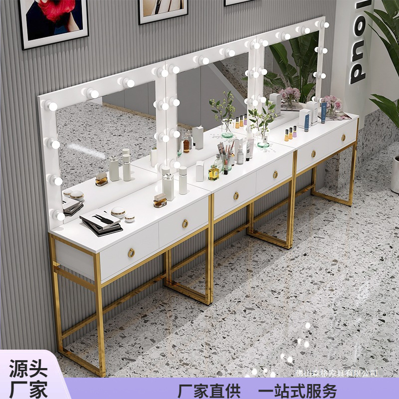 Studio kaptafel met geïntegree - Beauty And Makeup Studio recensie en prijs