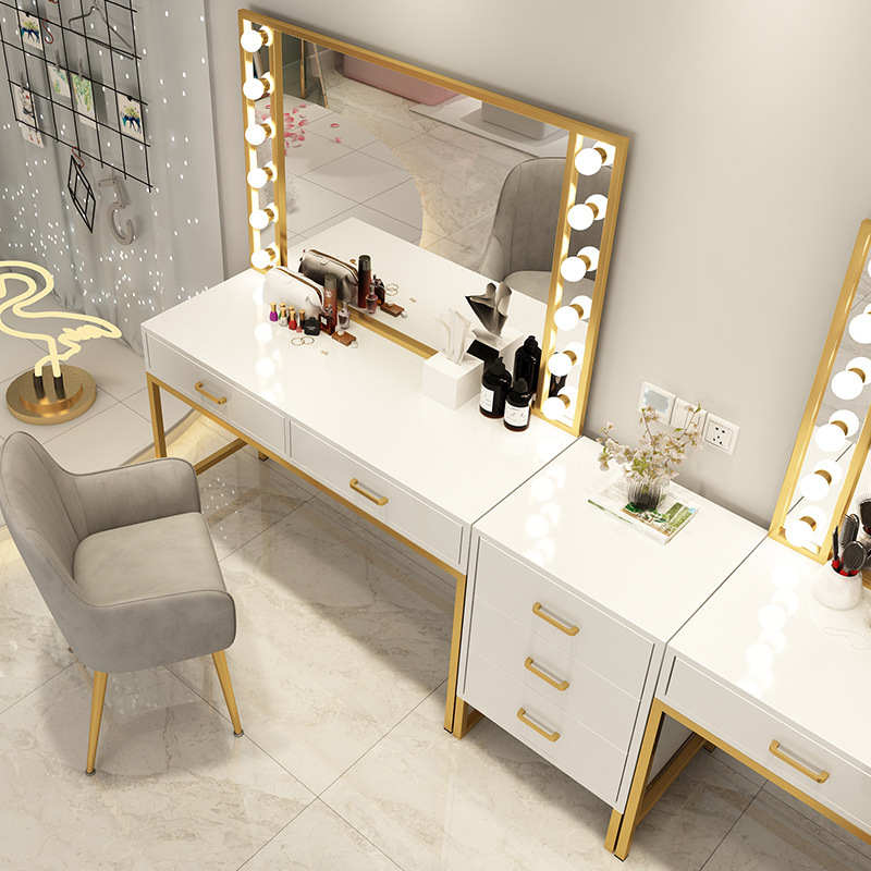 Make-uptafel Fotostudio Make-u - Beauty And Makeup Studio recensie en prijs