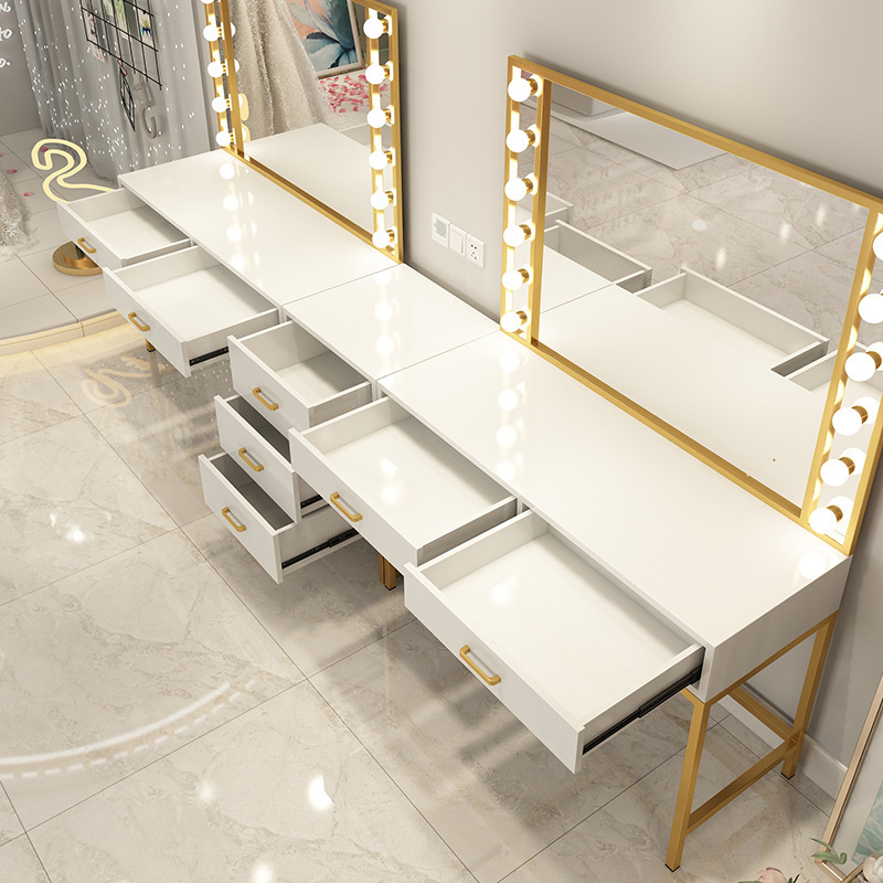 Make-uptafel Fotostudio Make-u - Beauty And Makeup Studio recensie en prijs