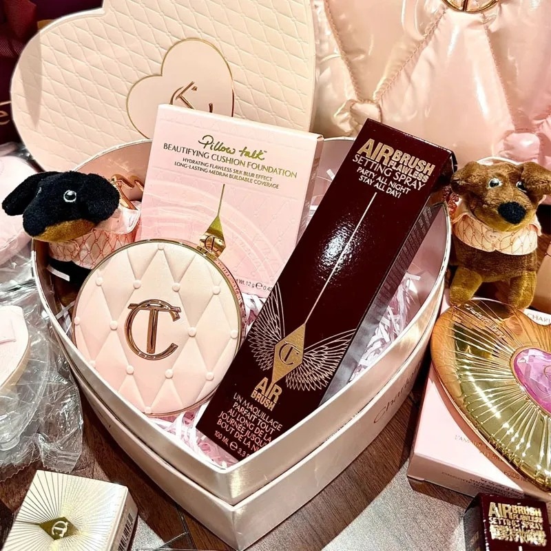 Charlotte Tilbury Collagen Lip - Huda Beauty Makeup Set recensie en prijs