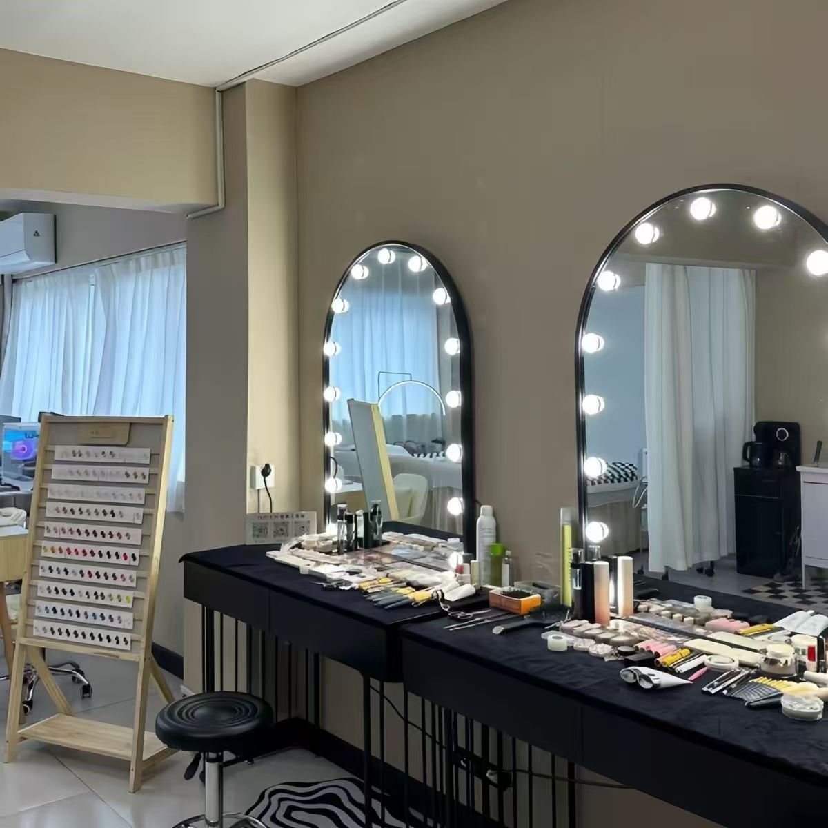 Scandinavische stijl shadow st - Beauty And Makeup Studio recensie en prijs