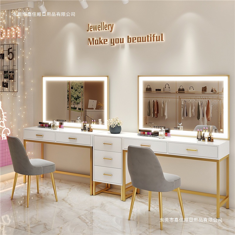 Nail art make-up artist studio - Beauty And Makeup Studio recensie en prijs