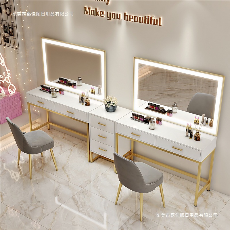Nail art make-up artist studio - Beauty And Makeup Studio recensie en prijs